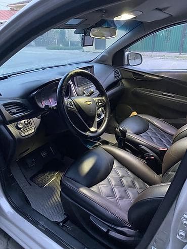 спарк spark: Chevrolet Spark: 2017 г., 1 л, Ручные, Бензин, Хэтчбэк — 9
