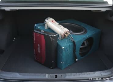 усилитель с колонкой: Автомобильный аудиокомплект Состав: - Сабвуфер Pioneer Champion — 1