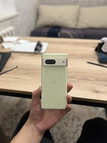 Google Pixel 7, Б/у, 128 ГБ, цвет - Желтый, 1 SIM, eSIM