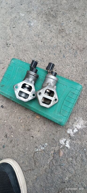 чайный сервиз на 15 предметов: Клапан двигателя Ford 2001 г., Б/у, Оригинал — 2