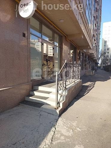 Сдается коммерческое помещение под любой вид бизнеса в премиум-жилом