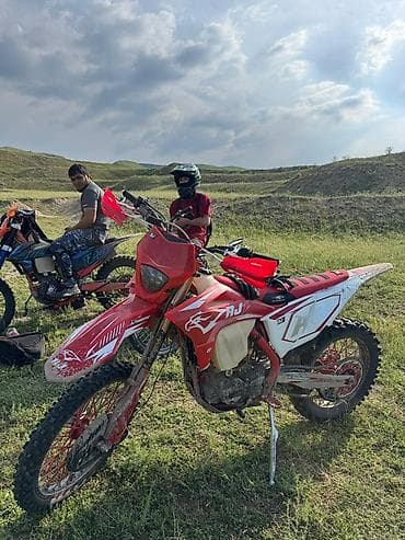 Мотоциклы: Эндуро 300 куб. см, Бензин, Взрослый — 2
