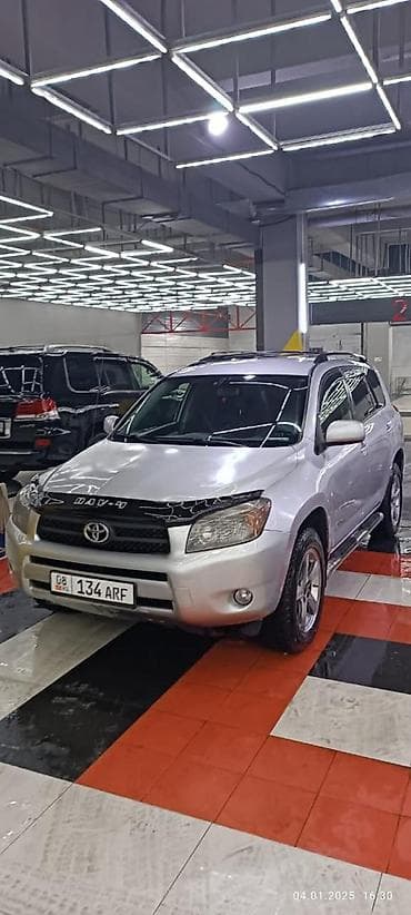 Toyota RAV4: 2006 г., 2.4 л, Автомат, Бензин, Кроссовер