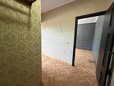105: 1 комната, 35 м², 5 мкр 105 серия, 1 этаж — 3
