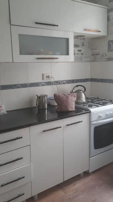 11мкр: 3 комнаты, 64 м², 104 серия, 4 этаж — 8