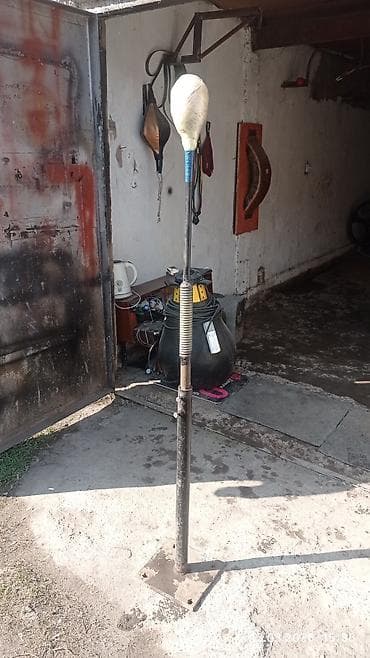 Боксёрский инвентарь для домашней тренировки. Комплект: - Напольная