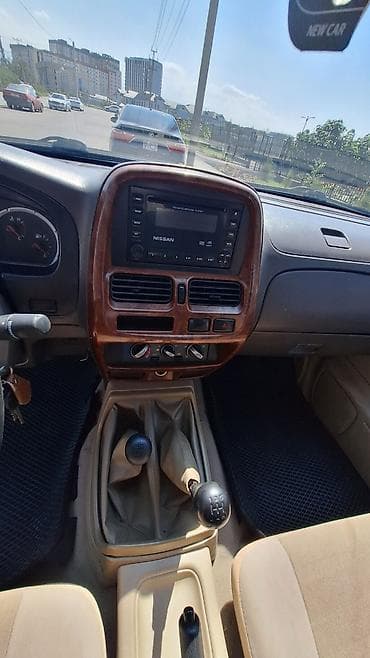 4: Nissan NP300: 2015 г., 2.4 л, Механика, Бензин, Пикап — 7