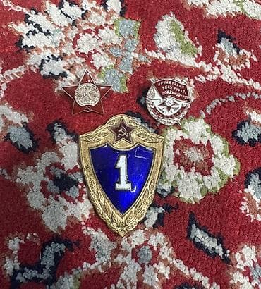 биноколь ссср: Коллекционные знаки в стиле советской символики — комплект из 2 штук — 3