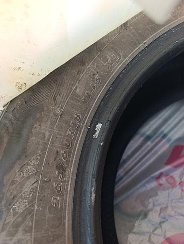 18 шина: Про ездили всего два месяца Комплект зимних шин без шипов — 2