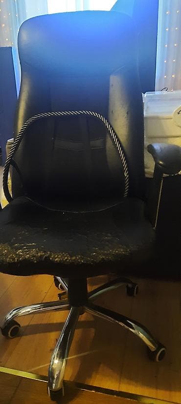 комп кресло: Офисное кресло, Б/у, С колесиками, цвет - Черный, Экокожа — 3
