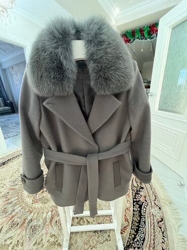 Продаю почти новое пальто одевала 3-4 раза купили в этом году ноябре