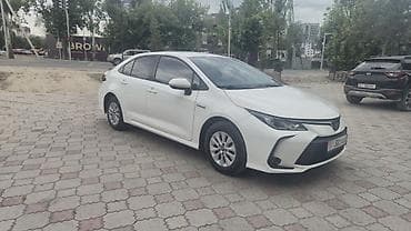 Toyota Corolla: 2021 г., 1.8 л, Вариатор, Гибрид, Седан — 3