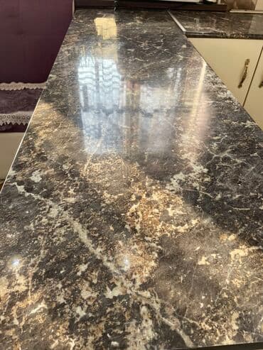 современная кухонная мебель: Кухонный гарнитур
В хорошем состоянии 
С раковиной
Размер общий 4 м — 4