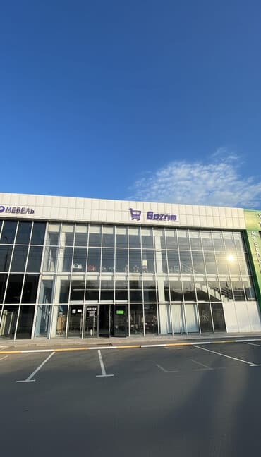 аренда коммерческого помещения: Срочно !!! Сдаю помещение (1-й этаж) 400 кв.м под бизнес. Первая — 1