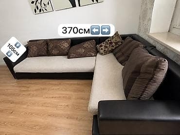 small table: Угловой диван, C подушками — 1