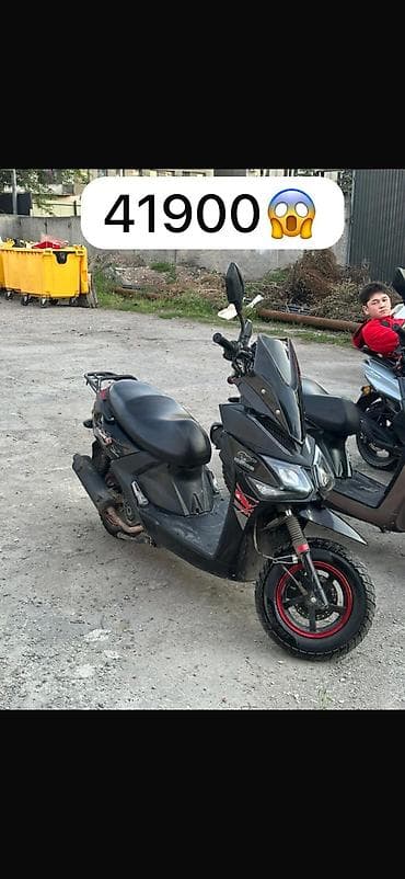 ямаха 100 кубов: Макси-скутер Yamaha, 150 куб. см, Бензин, Б/у — 10
