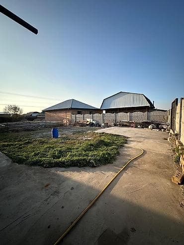 сары булун: 🏘️ Продается дом 92 кв.м 119000 $ 📍Ак -ордо 3, рядом — 3