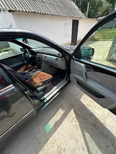 Mercedes-Benz E-Class: 1996 г., 2.2 л, Механика, Бензин, Седан — 4