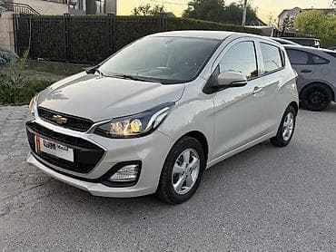 самая дешевая машина: Chevrolet Spark: 2020 г., 0.1 л, Автомат, Бензин, Хэтчбэк — 4