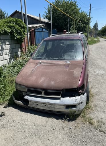 Запчасти от универсала Митсубиси Спейс Вагон 2( Mitsubishi space wagon