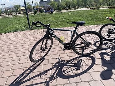 bmb 39: Шоссейный велосипед, Trinx, Рама M (156 - 178 см) — 1