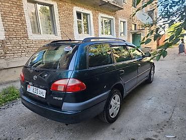 авто в такси: Toyota Avensis: 2001 г., 2 л, Механика, Бензин, Седан — 5