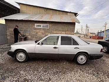 lexus 570 2016: Mercedes-Benz W124: 1994 г., 2 л, Ручные, Дизель, Седан — 1