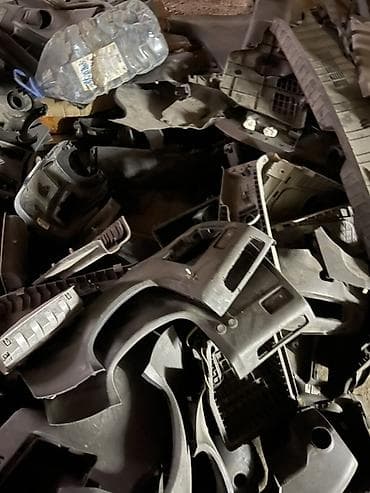 Панели, обшивки: Все по 700 сом Стекла по 1000 сом Автозапчасти салона и остекление — 9