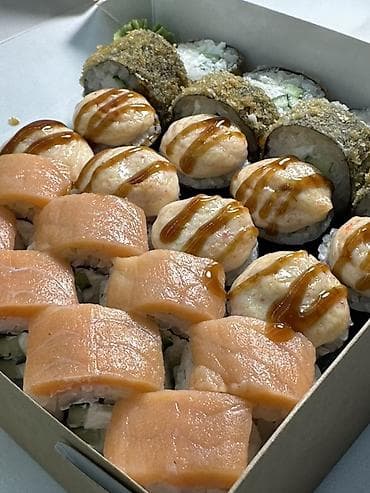 жар баш: Сеты роллов и суши . Инстаграм @AYAMI_KB Описание: - Ассорти роллов в — 4