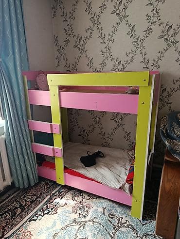 плед детский: Детская двухъярусная кровать - Компактная двухъярусная конструкция — 1