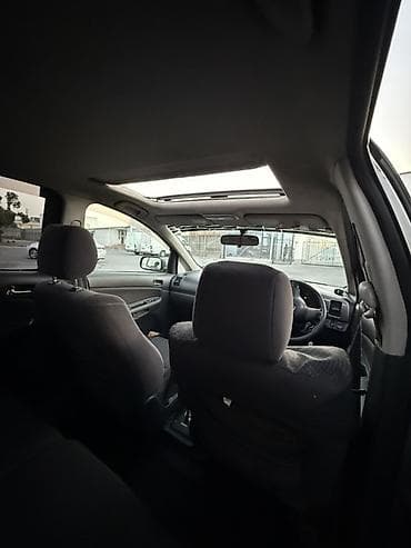 byd e5: Продаётся компактвэн/минивэн с правым рулём, серебристый цвет кузова — 2