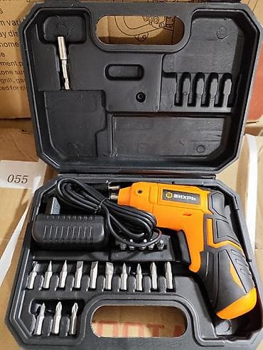 органайзер для шурупов: Шуруповерт Вихрь в кейсе. Комплектация: - шуруповерт с эргономичной — 1