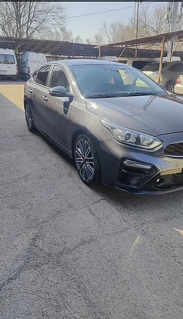5 100 subaru: Kia Cerato: 2019 г., Хэтчбэк — 1