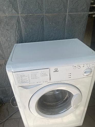 Кир жуучу машиналар: Стиральная машина Indesit, 5 килограмм иштейтжуйт, чайкайт,сыгат — 2