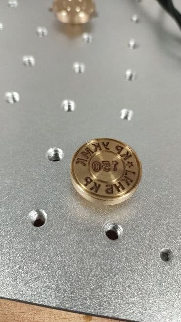 изготовим любые печати без документов: Гравировка штампов и клише Изготовление клише От 1 и более штук — 2