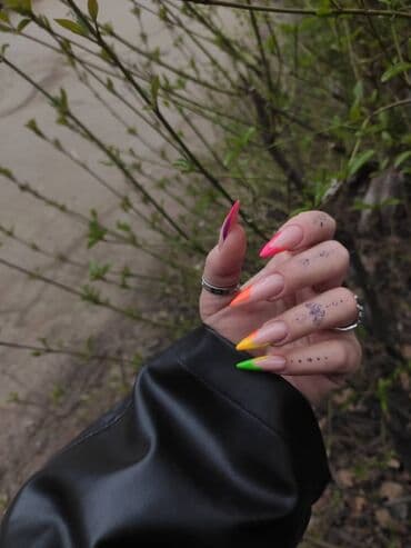 работа в кумторе: Мастер маникюра. 3-5 лет опыта. Процент — 3