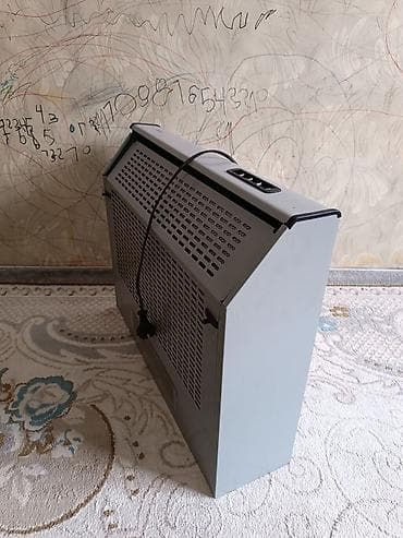 вытяжка для кухни 50 50: Вытяжка для кухни, в отличном рабочем состоянии, ширина 47см, глубина — 1