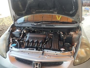 Продажа авто: Honda Fit: 2003 г., Автомат, Бензин, Хэтчбэк — 2