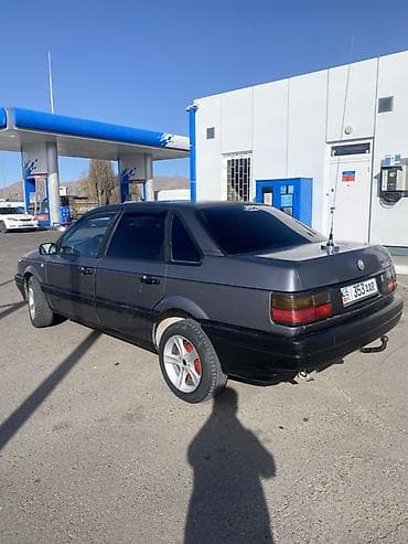 адисей рб: Volkswagen Passat: 1988 г., Седан — 1