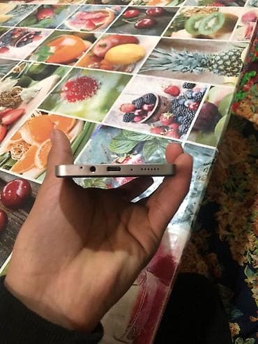 j 7: Samsung Galaxy S24 Ultra, Б/у, 256 ГБ, цвет - Серый, 2 SIM — 1