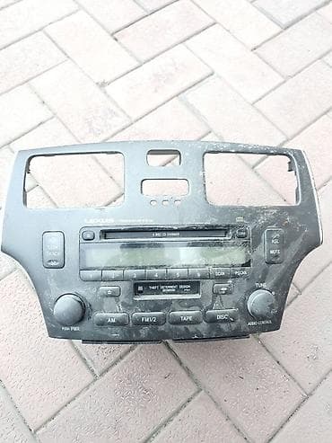 Штатная магнитола с рамкой на лексус ес 330, lexus es 330. В дисководе