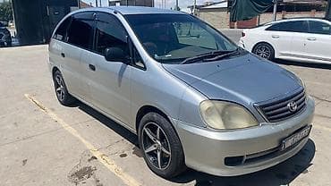 Toyota Nadia: 2002 г., 2 л, Автомат, Бензин, Минивэн — 1