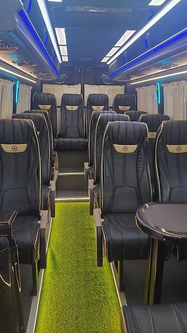 услуга отопления: Mercedes-Benz Sprinter 314 CDI — VIP-микроавтобус черного цвета — 4