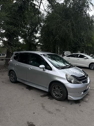 step 2: Honda Fit: 2001 г., 1.3 л, Автомат, Бензин, Хэтчбэк — 6