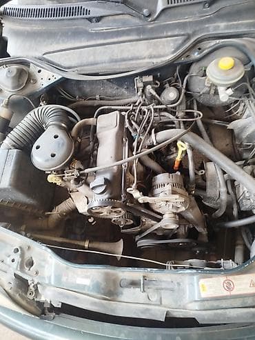 Audi 100: 1995 г., 2 л, Механика, Бензин, Седан