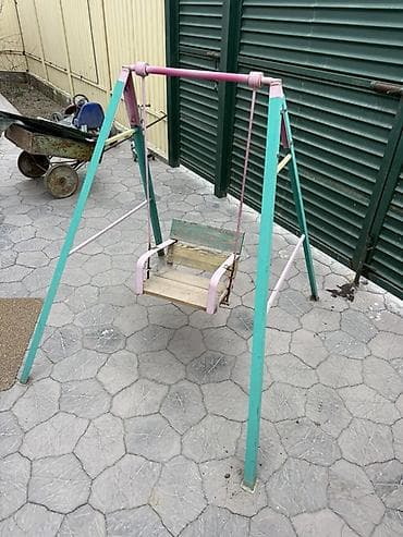 качели для детей: Детская качеля для улицы/дачи. - Конструкция: металлическая стойка — 1