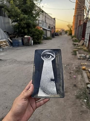 Стильное прямоугольное декоративное блюдо с оригинальным черно-белым — 1