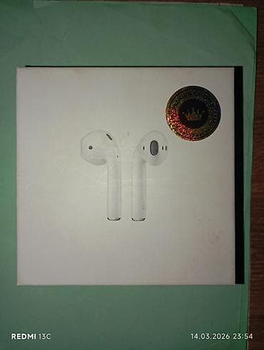 Беспроводные наушники-вкладыши (форм-фактор, как AirPods). Только