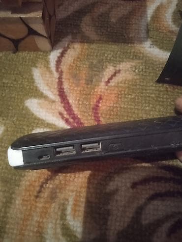 Внешний аккумулятор (power bank) - Два полноразмерных USB-порта для