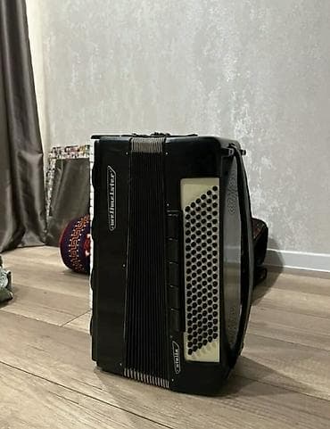 Комузы: Аккордеон Weltmeister, классическая немецкая модель в чёрном корпусе — 2